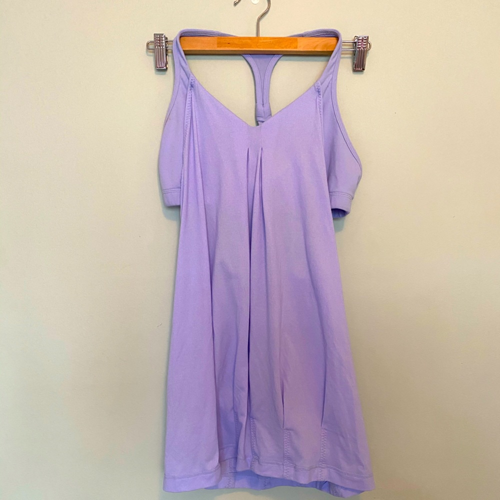 Lululemon tank in periwinkle.